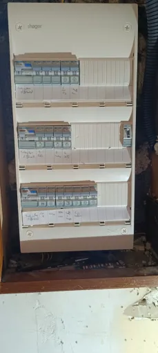 Mise en sécurité d'un tableau a Brely, Amiens, FLO ELEC