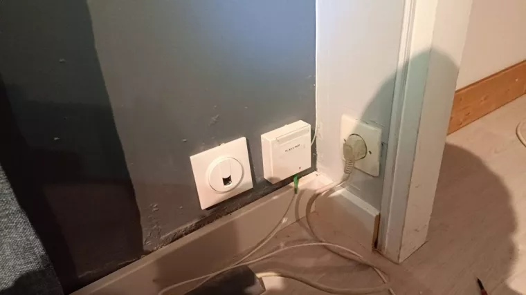 Faire réparer des prises électriques défectueuses dans une ancienne grange, Amiens, FLO ELEC