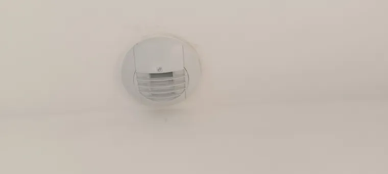 Pose de VMC dans une arrière cuisine dans une villa, Amiens, FLO ELEC